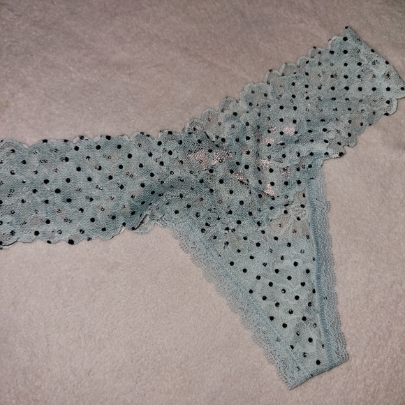 New VS lace thong size XS - Picture 8 of 11